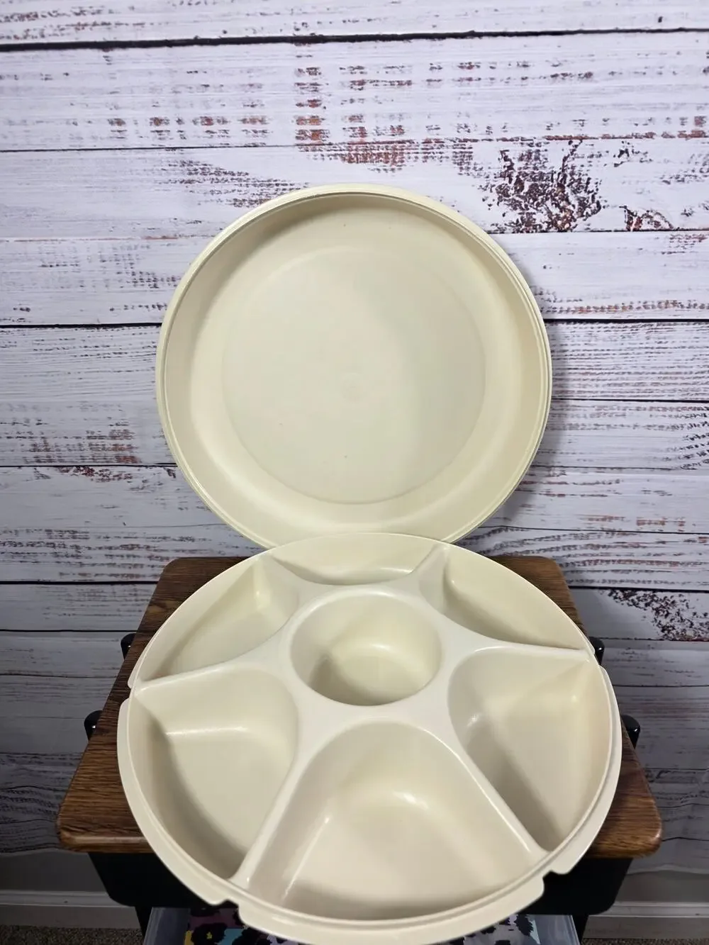 Vintage Tupperware Divided Serving Tray Relish Snack Tray W/Lid Almond 6 USA